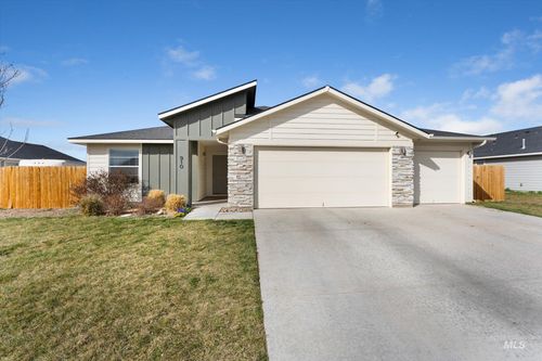 910 Sw Miner St, Mountain Home, ID, 83647-2637 | Card Image