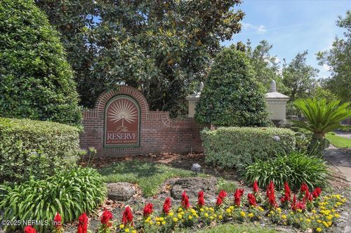 938-7800 Point Meadows Dr, Jacksonville, FL, 32256-4606 | Card Image