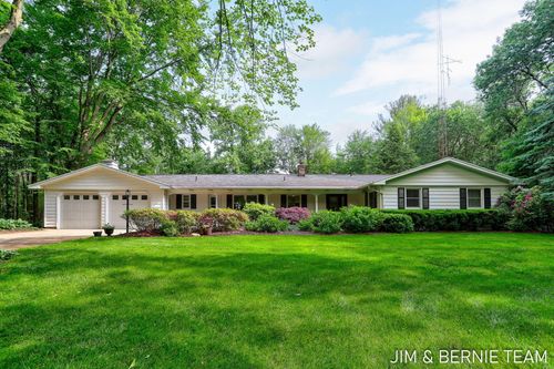 8518 146th Ave, West Olive, MI, 49460-9695 | Card Image