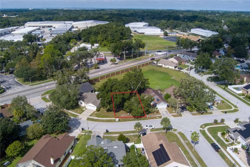 1262 Whispering Winds Court, APOPKA, FL, 32703 | Card Image