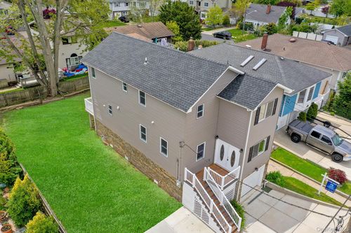 1010 California Pl, Island Park, NY, 11558-2202 | Card Image