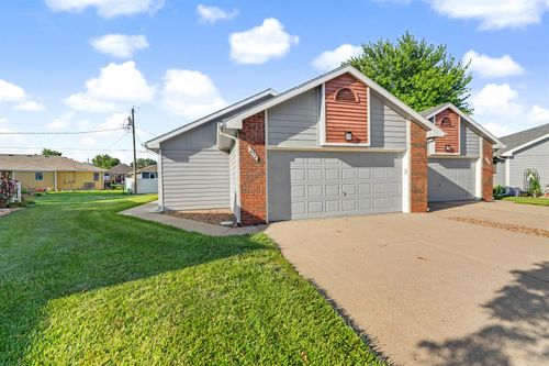 657 Georgetown Rd, Salina, KS, 67401-3727 | Card Image