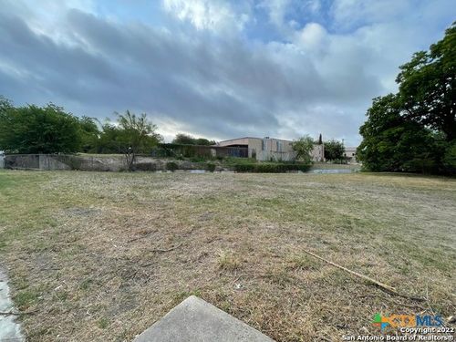 310 Uvalde St, San Antonio, TX, 78210-4722 | Card Image