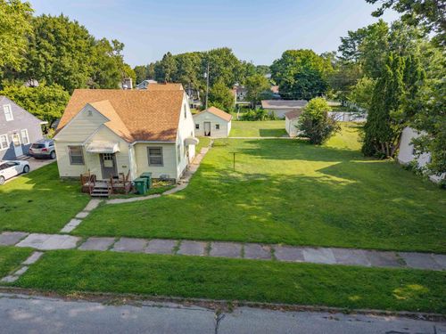 842 Kern St, Waterloo, IA, 50703-5640 | Card Image