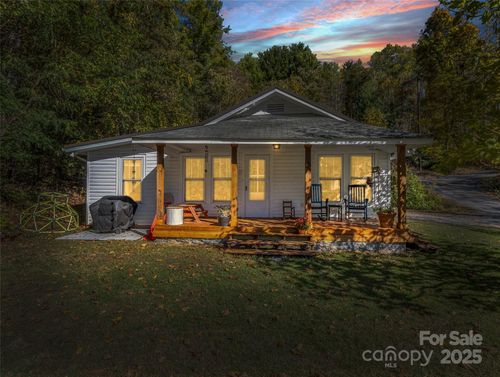 7 Covey Ln, Fairview, NC, 28730-8706 | Card Image