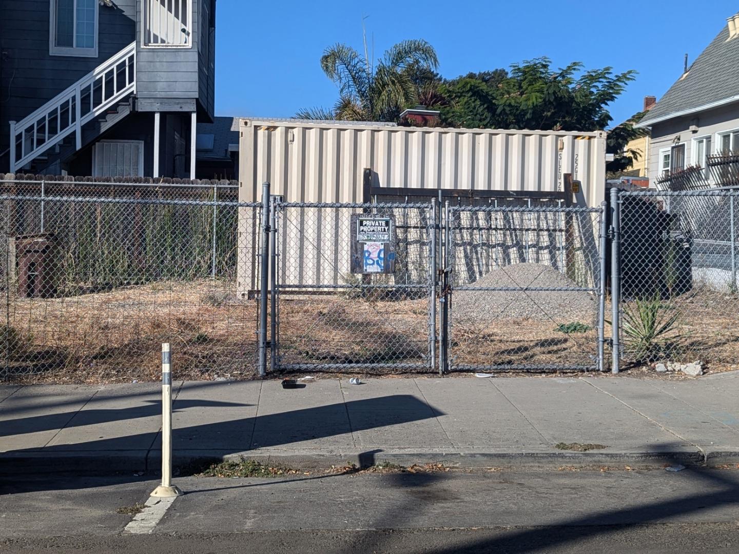 Land in Oakland 5