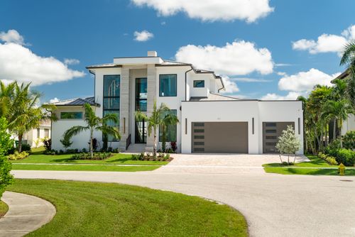 921 Giralda Ct, MARCO ISLAND, FL, 34145-6825 | Card Image