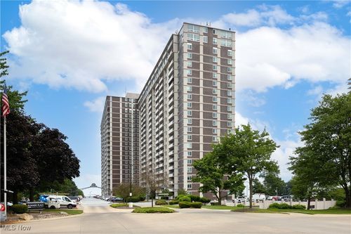 12900 Lake Aveunue Unit 1008, Lakewood, OH, 44107 | Card Image