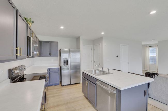 8568 Gable Loop, Condo with 4 bedrooms, 3 bathrooms and null parking in Canal Winchester OH | Image 15
