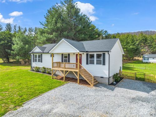 29 Kanes Dr, Hendersonville, NC, 28739 | Card Image