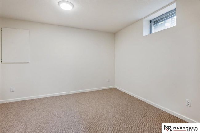 3102 Lynnwood Dr, House other with 4 bedrooms, 4 bathrooms and 2 parking in Bellevue NE | Image 34