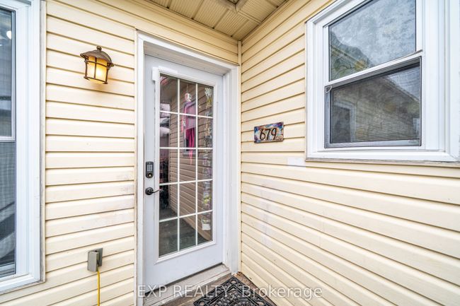 679 Frobisher Crt, House attached with 5 bedrooms, 3 bathrooms and 4 parking in Oshawa ON | Image 20