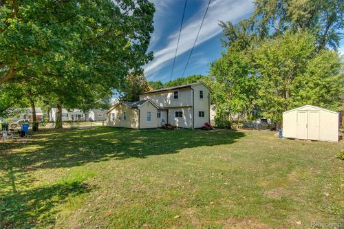 27840 Hampden St, Madison Heights, MI, 48071-2720 | Card Image