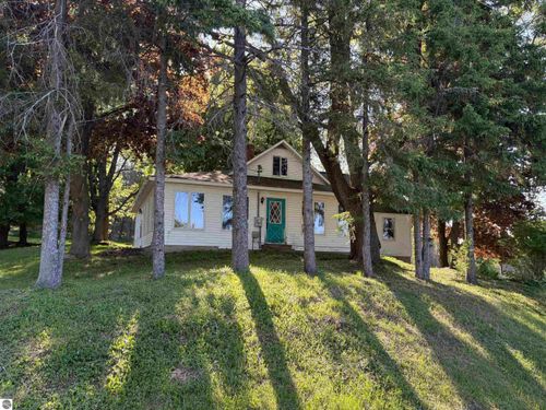 8819 Erdman Road, Onekama, MI, 49675 | Card Image