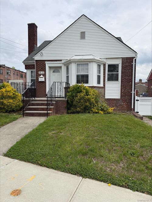 88-13 210th St, Queens Village, NY, 11427-2224 | Card Image