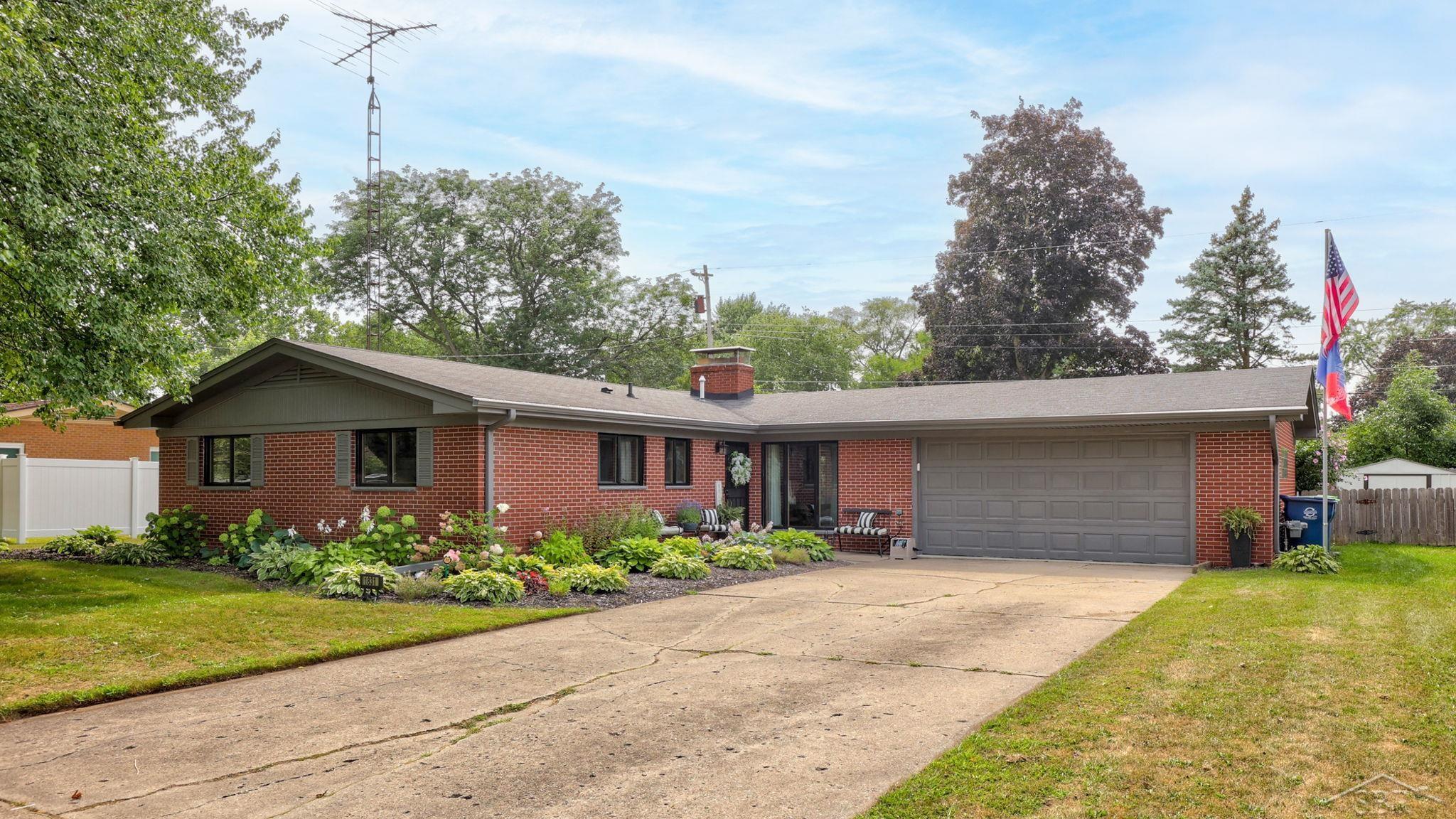 Wenonah Ln, Saginaw, MI 48638