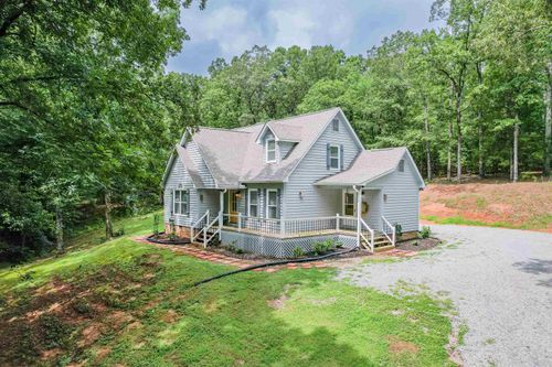 635 Jenny St, Selmer, TN, 38375-1960 | Card Image