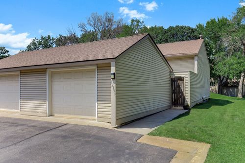 12190 Drake St Nw, Coon Rapids, MN, 55448-2077 | Card Image