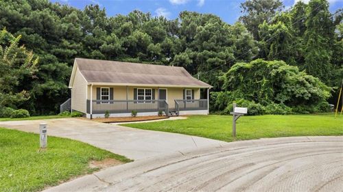 35 Ravenwood Dr, Rockmart, GA, 30153-5394 | Card Image