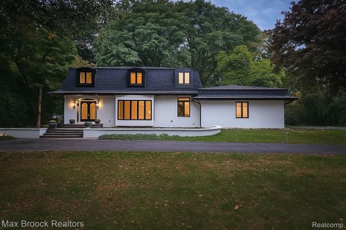 7244 Lahser Rd, Bloomfield Hills, MI, 48301-4046 | Card Image