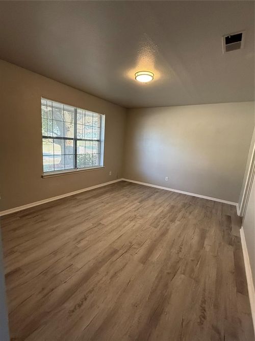 1435 N Bluegrove Rd, Lancaster, TX, 75134-2937 | Card Image