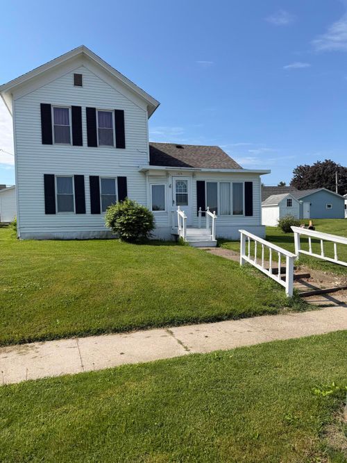 1403 Bangor St, Bangor, WI, 54614-8761 | Card Image