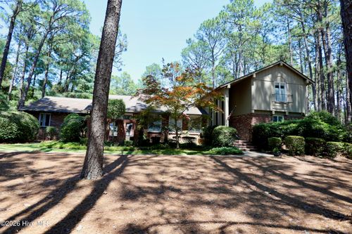 335 Swoope Dr, Southern Pines, NC, 28387-2734 | Card Image
