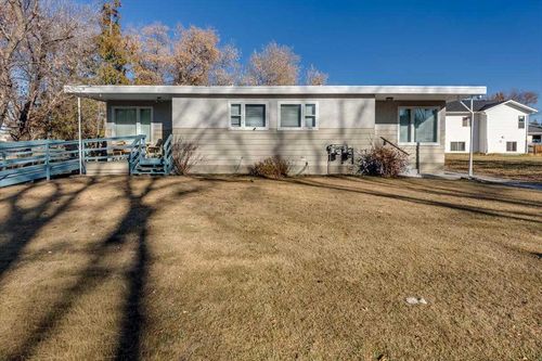 5216 &amp; 5218 56 Ave, Ponoka, AB, T4J1G6 | Card Image