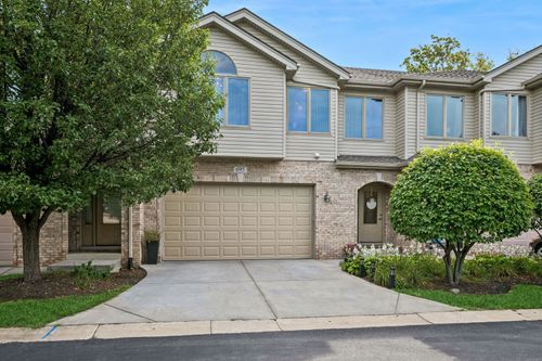 695 E Nerge Rd, Roselle, IL, 60172-4820 | Card Image