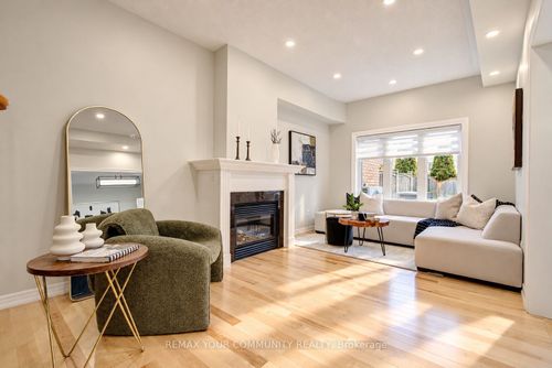 186 Lauderdale Dr, Vaughan, ON, L6A0S4 | Card Image