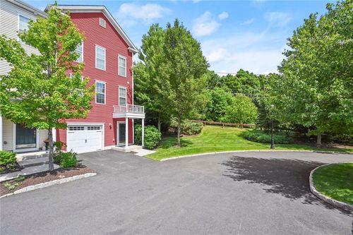 15 Brinscall Ct, Danbury, CT, 06810-5160 | Card Image