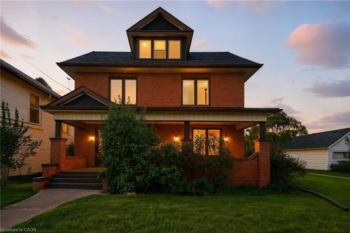 {{alt}} | Card Image