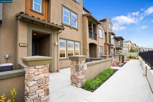 5206 Fioli Loop, San Ramon, CA, 94582-6011 | Card Image