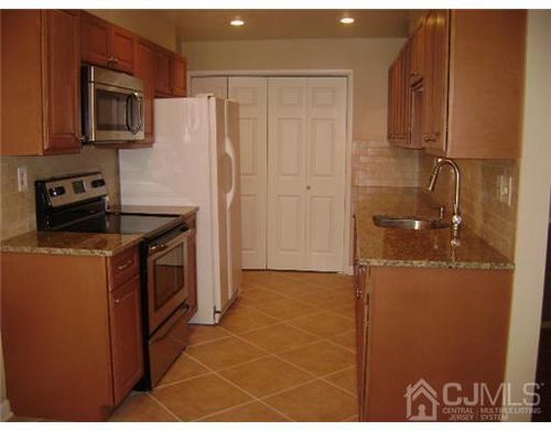 b-107-B Chatham Dr, Monroe, NJ, 08831-5023 | Card Image