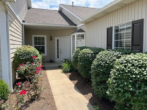 4374 Forest Glen Ave Nw, Massillon, OH, 44647-1277 | Card Image