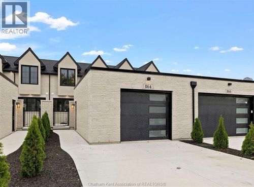 864 Park Ave W, Chatham, ON, N7M | Card Image