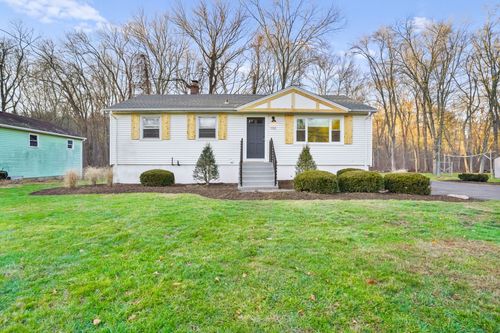 132 Toll House Ln, Fairfield, CT, 06825-1052 | Card Image