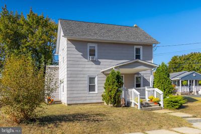 212 N New Street, House other with 3 bedrooms, 1 bathrooms and null parking in Clayton NJ | Image 2