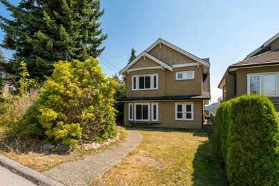 5512 Cambridge St, House other with 6 bedrooms, 4 bathrooms and 2 parking in Burnaby BC | Image 1