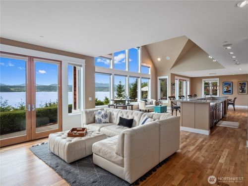 4590 E State Route 106, Union, WA, 98592-9543 | Card Image