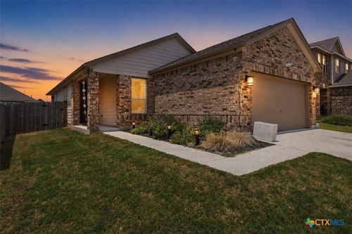 223 Pitkin Dr, Lockhart, TX, 78644-3857 | Card Image