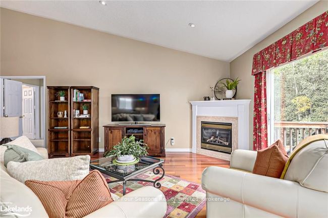 15 Westwind Dr, House attached with 4 bedrooms, 2 bathrooms and 2 parking in Collingwood ON | Image 12