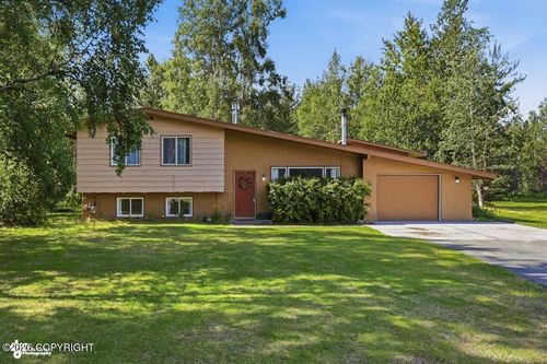 880 S Iris Cir, Palmer, AK, 99645-7702 | Card Image