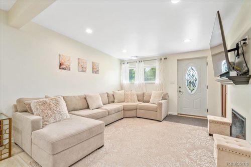 6151 Rawsonville Rd, Van Buren Township, MI, 48111-2546 | Card Image