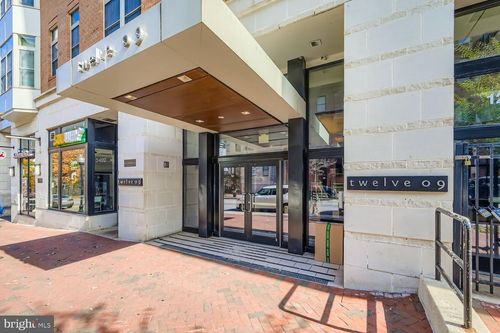 apt-404-1209 N Charles St, BALTIMORE, MD, 21201-5660 | Card Image