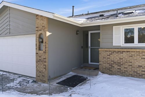 2517 Crestmount Ln, Burnsville, MN, 55306-6914 | Card Image