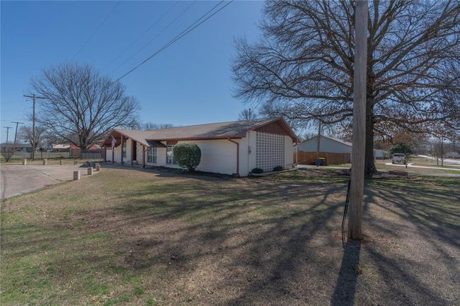 1101 E Chickasaw St, House other with 3 bedrooms, 2 bathrooms and null parking in Wynnewood OK | Image 28