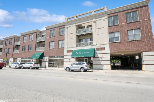 apt-306-2951 Central St, Evanston, IL, 60201-1295 | Card Image