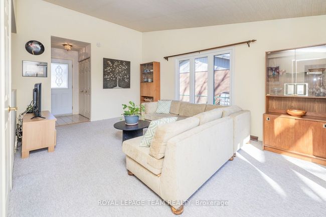 24 Ellery Cres, House other with 3 bedrooms, 2 bathrooms and 4 parking in Nepean ON | Image 8