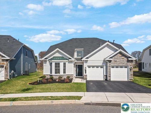 3912 Independence Dr, EASTON, PA, 18045-9702 | Card Image